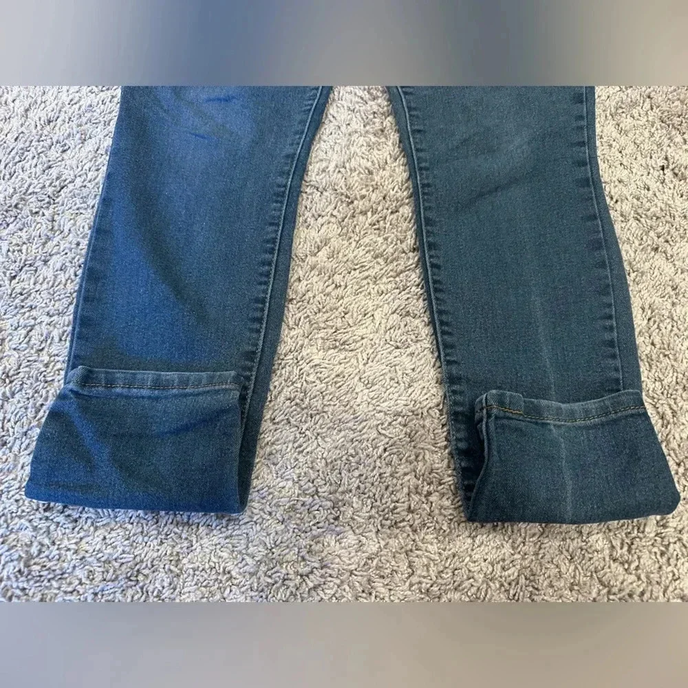 Forever 21 Dark Wash Skinny Jeans Mid Rise Stretch Y2K Denim Women’s Size 26